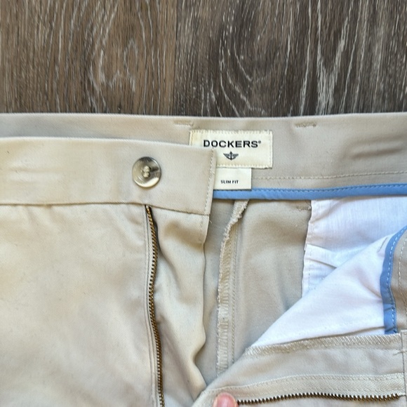 Pleated, Light Tan Dockers - 32 x 29 Slim Fit - Picture 2 of 3